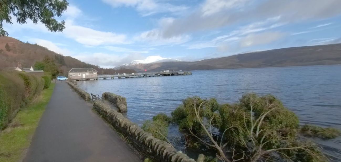 Loch Lomond: Girl rescued from shoreline after leg injury