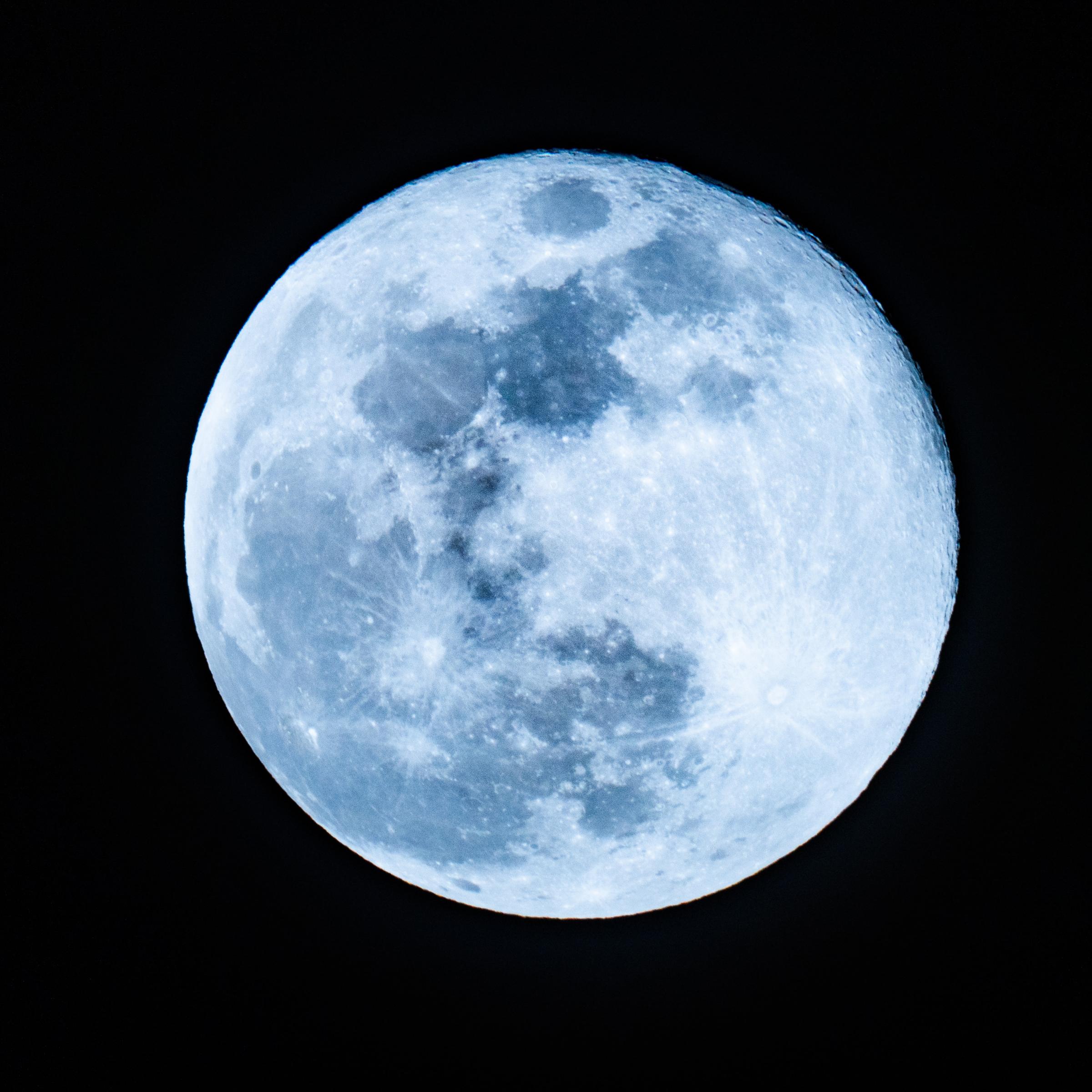 Blue Moon: How to see the rare Sturgeon full moon