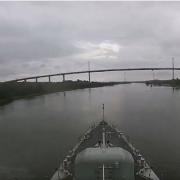The Portuguese frigate passing the Erskine Bridge (Marinha)